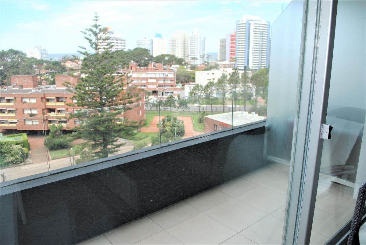 Apartamento - alquiler temporada 2024 3 dormitorios con amenities