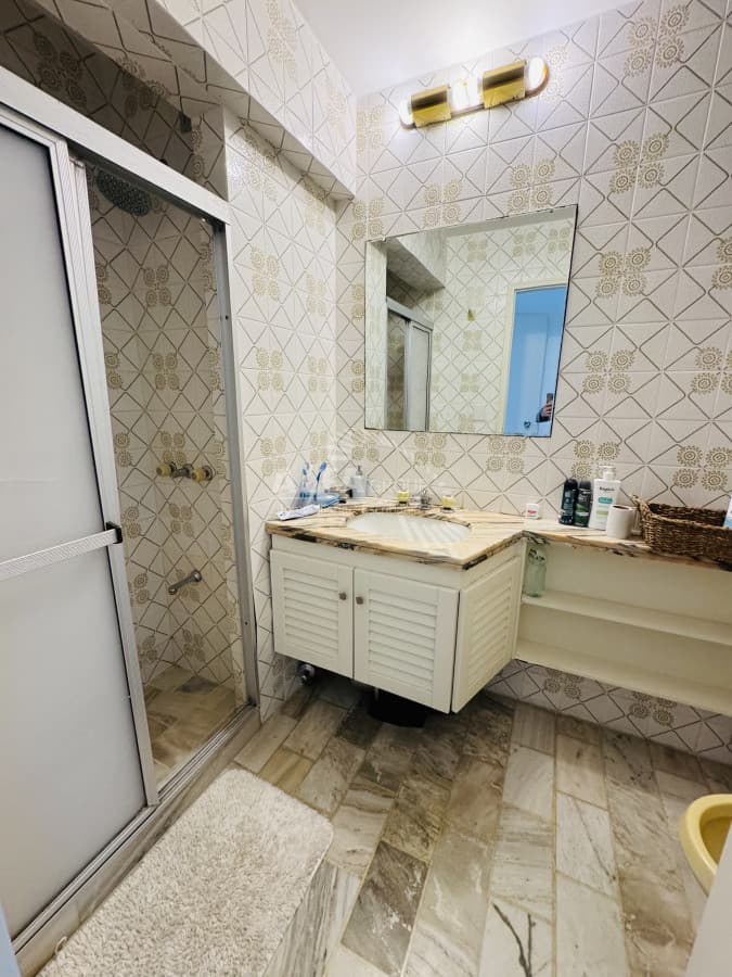 Punta del Este, APTO en venta de 2 dormitorios !!
