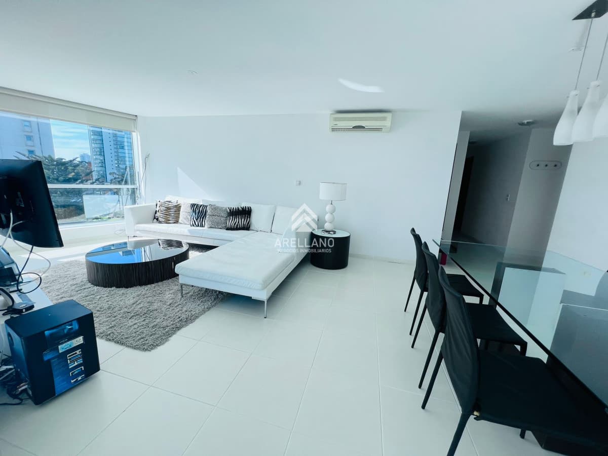 Apartamento ID.4191 - Atractivo esquinero en la Mansa a pasos del Conrad