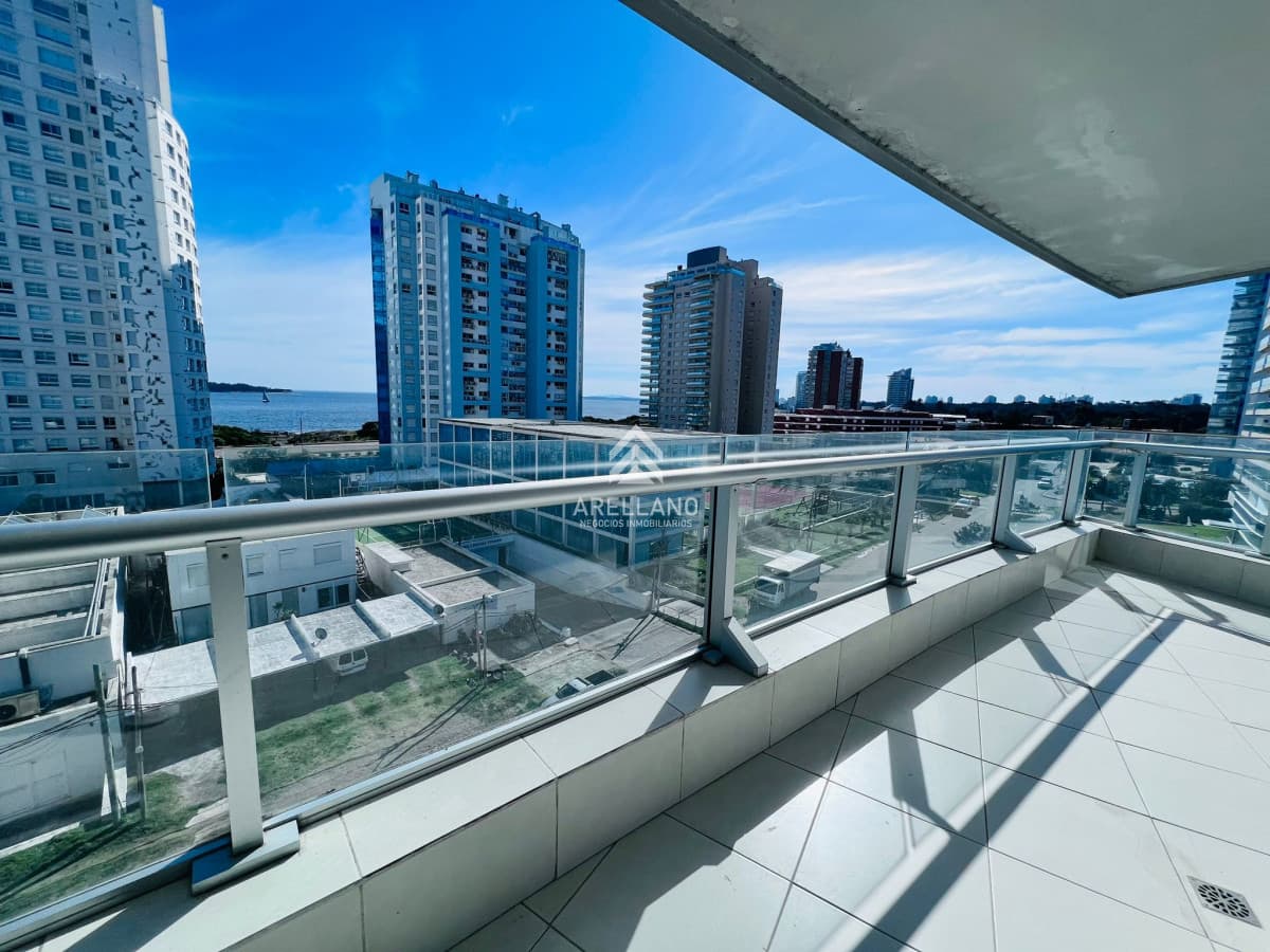 Apartamento ID.4191 - Atractivo esquinero en la Mansa a pasos del Conrad