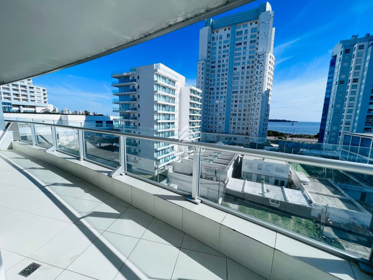 Apartamento ID.4191 - Atractivo esquinero en la Mansa a pasos del Conrad