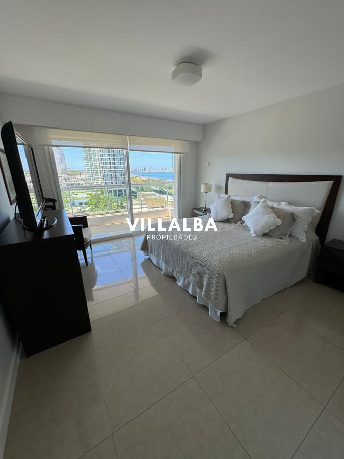 Apartamento en venta 4 dormitorios y serv. Torre Aquarela. 2026