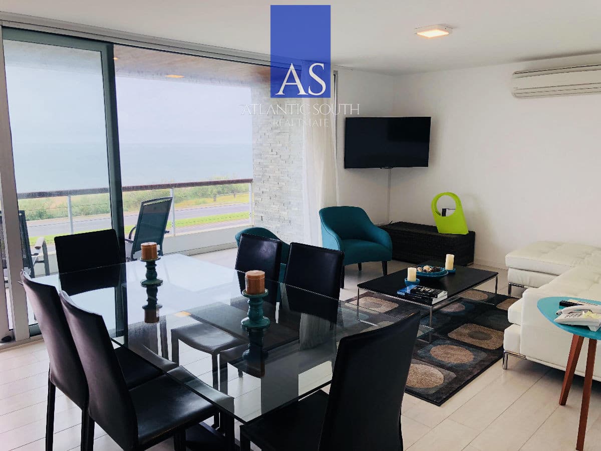Isabel apartamento en venta 3 dormitorios más dependencia Vista al mar Piscina - Playa Mansa Punta del Este