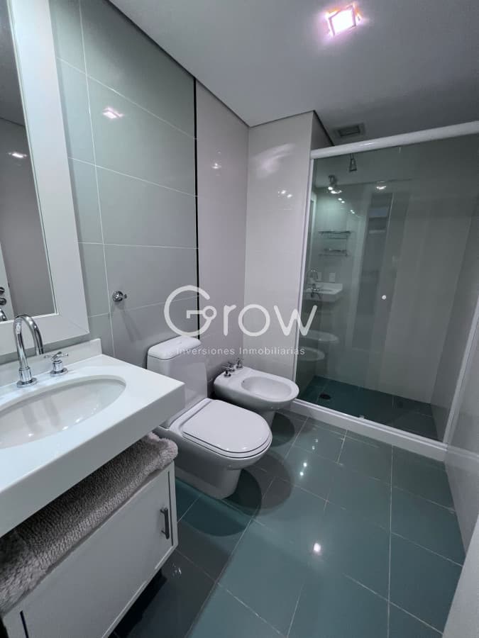 Apartamento en venta Torre Aquarela 2 dormitorios  y dependencia.-   -