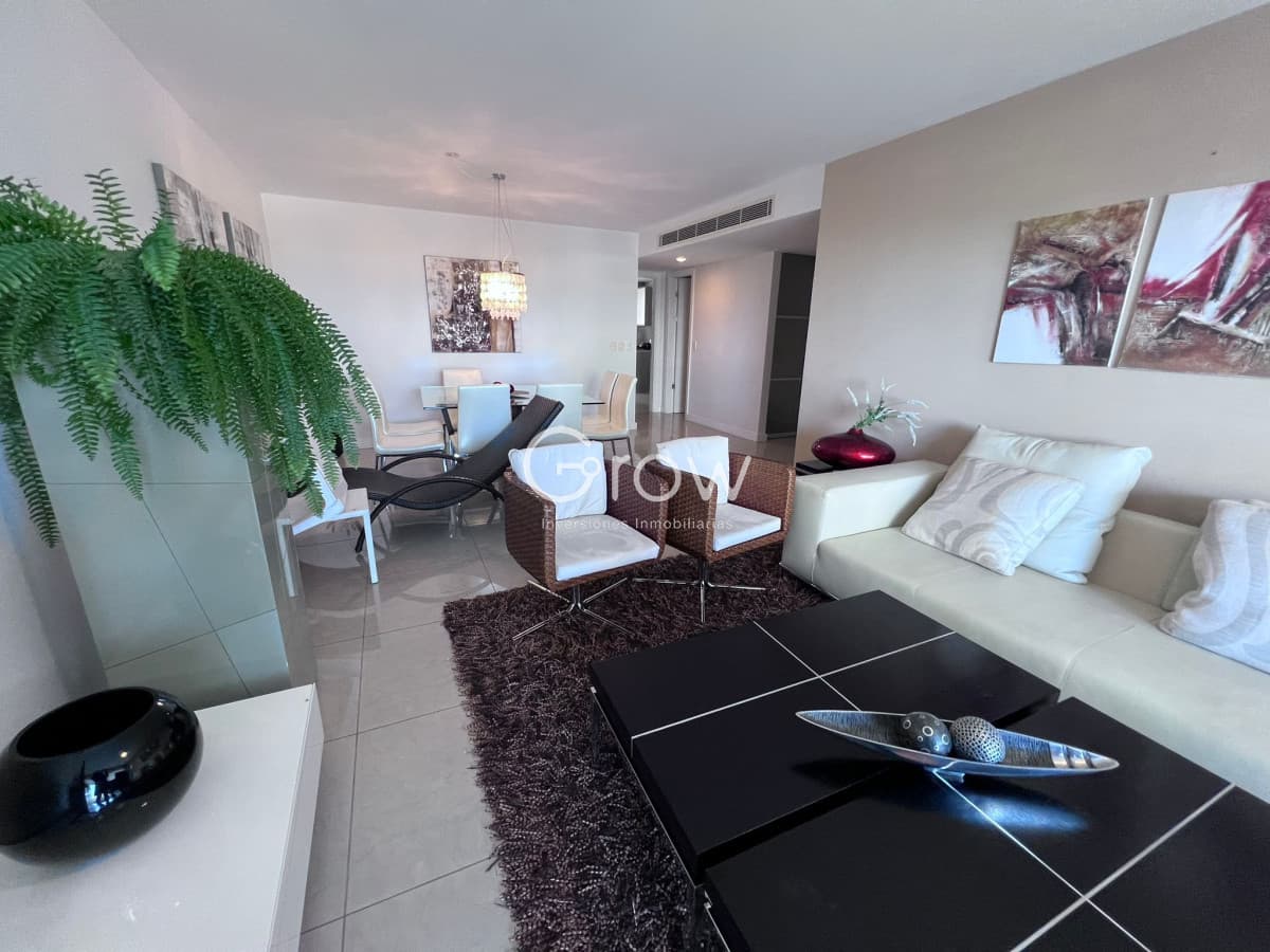 Apartamento en venta Torre Aquarela 2 dormitorios  y dependencia.-   -