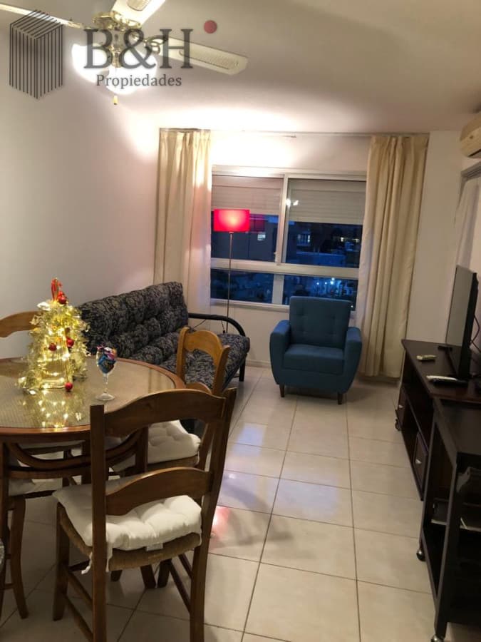 Apartamento en alquiler anual de 1 dormitorio