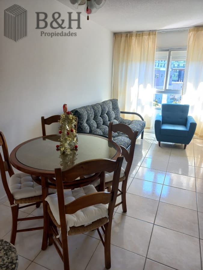 Apartamento en alquiler anual de 1 dormitorio
