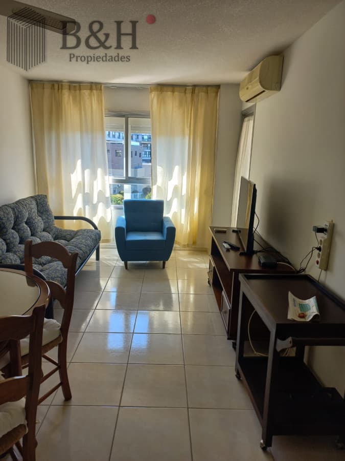 Apartamento en alquiler anual de 1 dormitorio