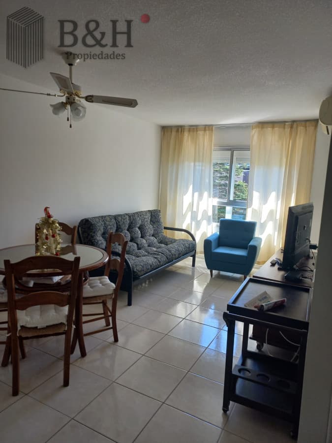 Apartamento en alquiler anual de 1 dormitorio
