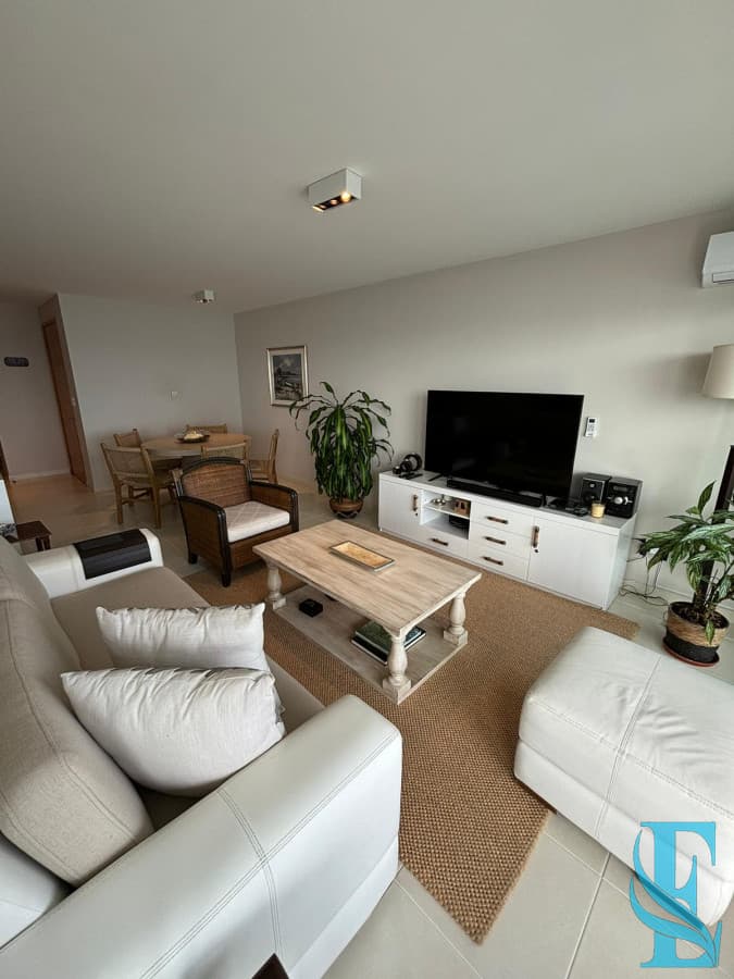 Alquiler Apartamento 2 Dorm Playa Mansa Season Tower