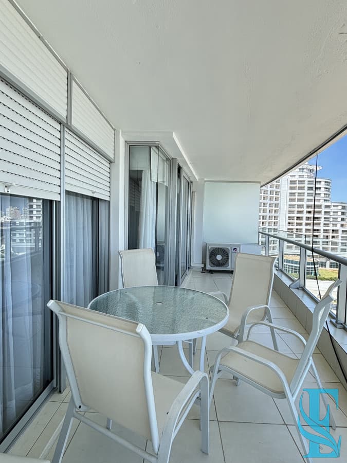 Alquiler Temporario 2 Dormitorios y Dep Seasons Tower, Playa Mansa, Punta del Este