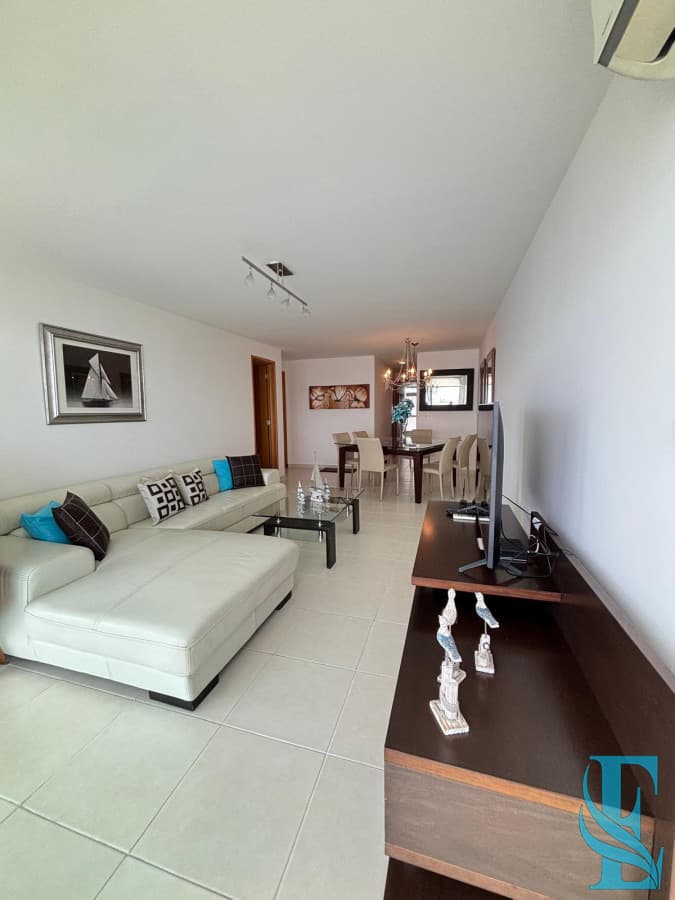 Alquiler Apto Seasons Tower 2 Dormitorios A 50 Mts del Mar Playa Mansa, Punta del Este