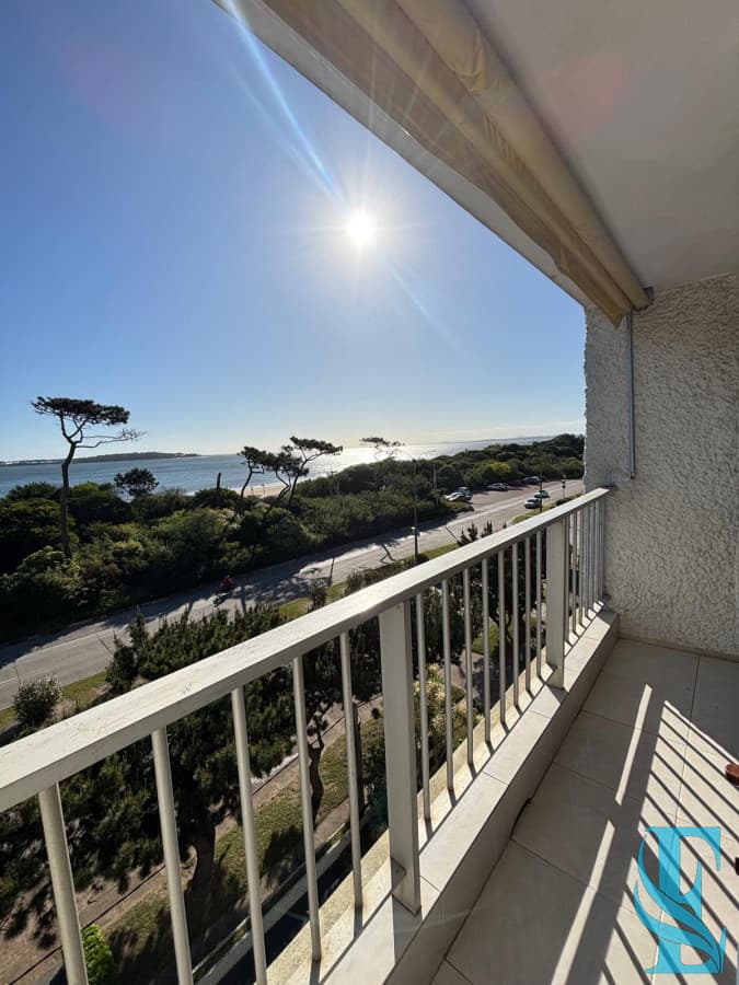 Apartamento 2 dormitorios y dependencia alquiler Mansa
