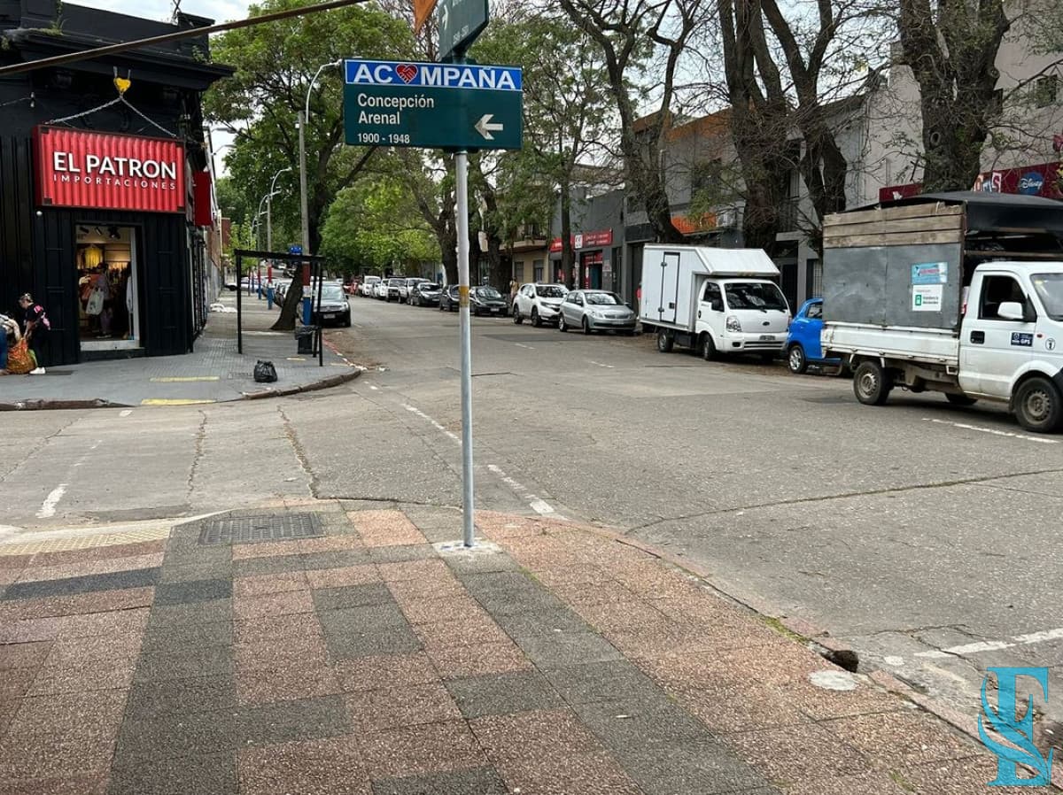 Venta De Gran Local Sobre Arenal Grande