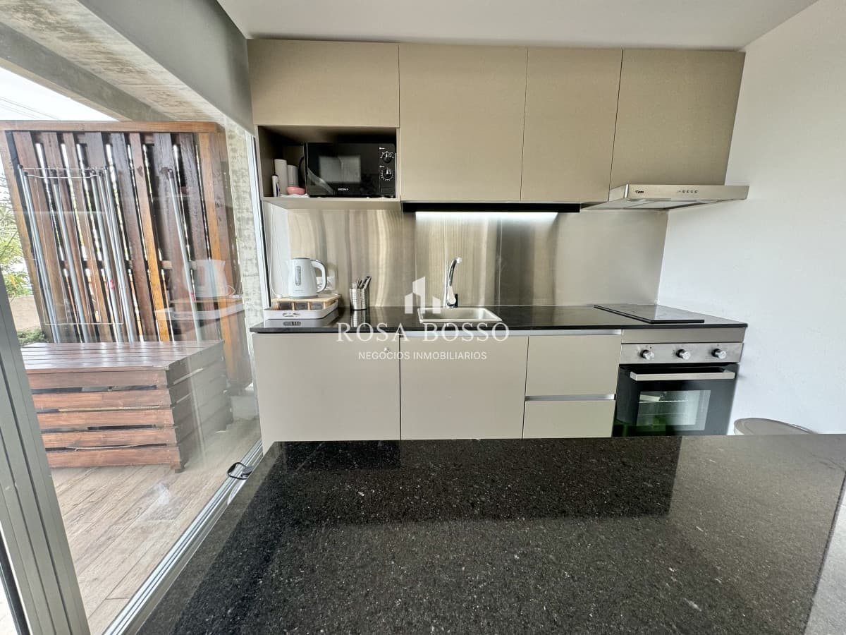 APARTAMENTO EN VENTA DE 1 DORMITORIO EN PENINSULA PUNTA DEL ESTE
