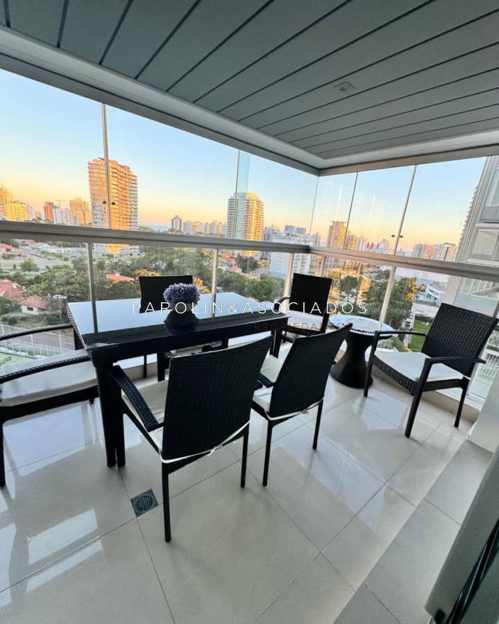 Apartamento en venta de 2 dormitorios en Miami Boulevard, Punta del Este.