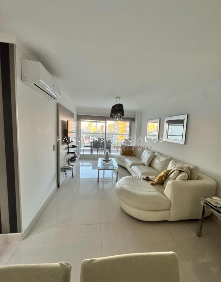 Apartamento en venta de 2 dormitorios en Miami Boulevard, Punta del Este.