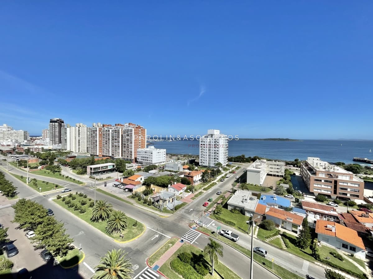 Apartamento en venta de 2 dormitorios en Mansa, Punta del Este.