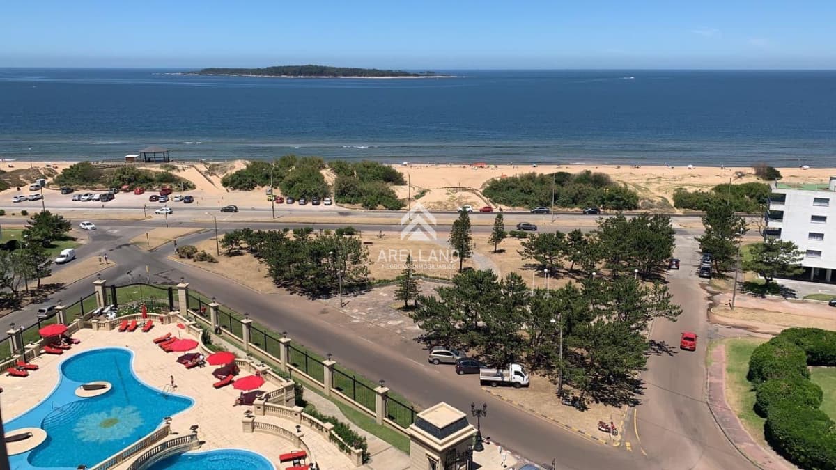 Apartamento ID.5989 - LE JARDIN PUNTA DEL ESTE VENTA DE APARTAMENTO DE 3 SUITES