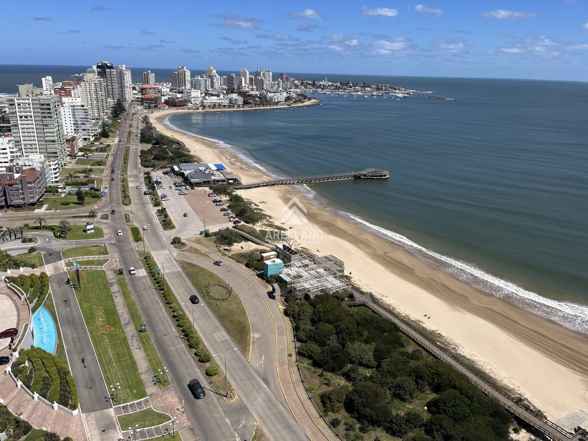 Apartamento ID.1982 - Venta Penthouse de 6 dormitorios Playa Mansa
