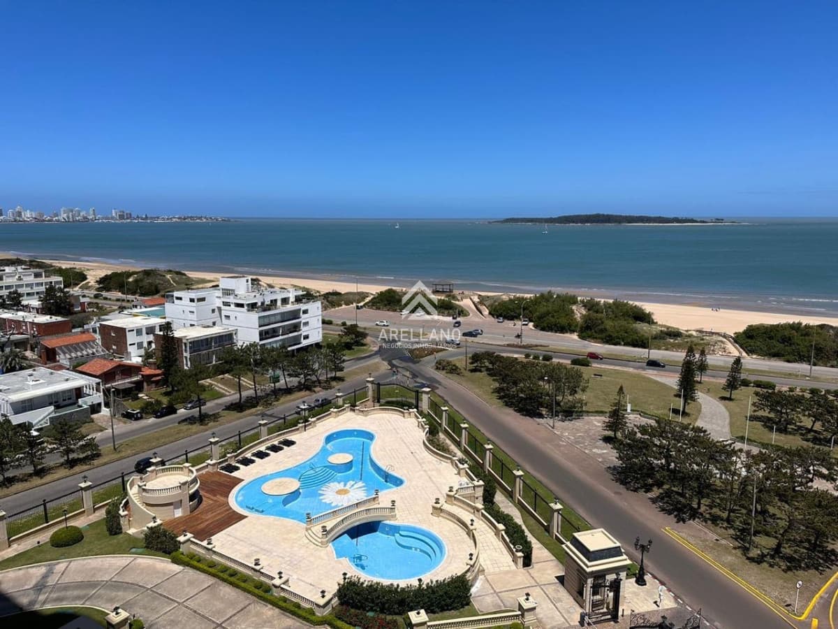 Apartamento ID.5989 - LE JARDIN PUNTA DEL ESTE VENTA DE APARTAMENTO DE 3 SUITES