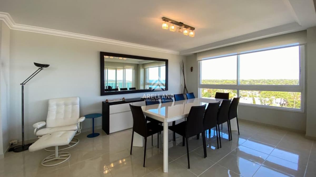 Apartamento ID.2059 - Venta apartamento 3 dormitorios más dependencia de servicio