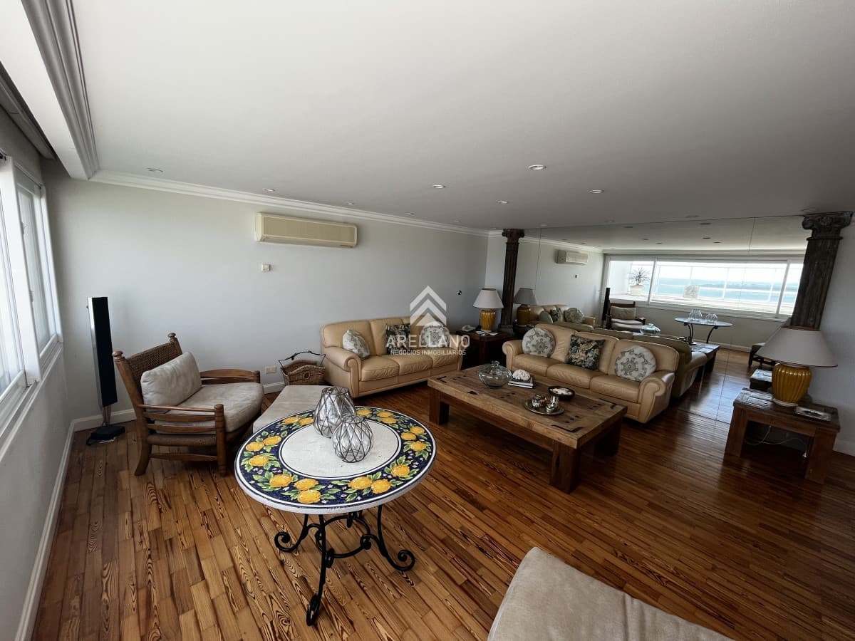 Apartamento ID.1982 - Venta Penthouse de 6 dormitorios Playa Mansa