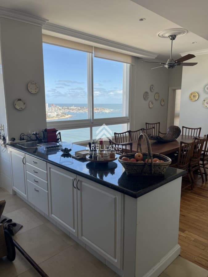 Apartamento ID.1982 - Venta Penthouse de 6 dormitorios Playa Mansa
