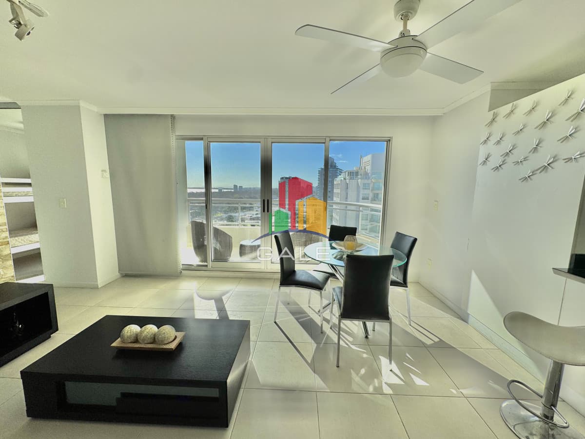 OCEAN DRIVE PUNTA DEL ESTE ALQUILER TEMPORARIO DE APARTAMENTO DE 1 DORMITORIO Y MEDIO   -