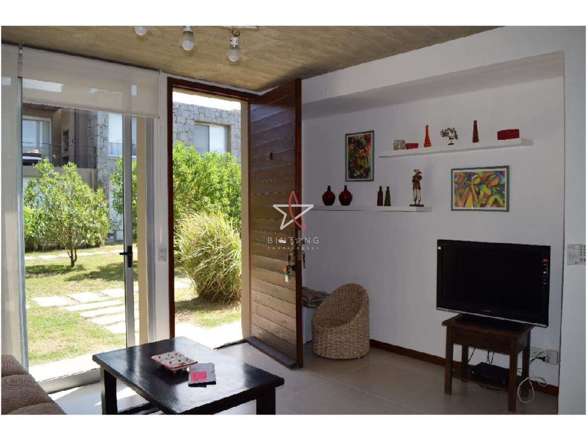Alquiler apartamento de 2 dormitorio  ubicado en Manantiales. - Bintang Propiedades