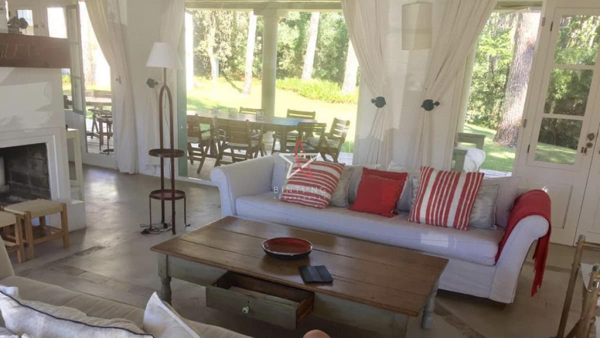 Alquiler casa en Laguna Blanca Manantiales 5 dormitorios  - Bintang Propiedades