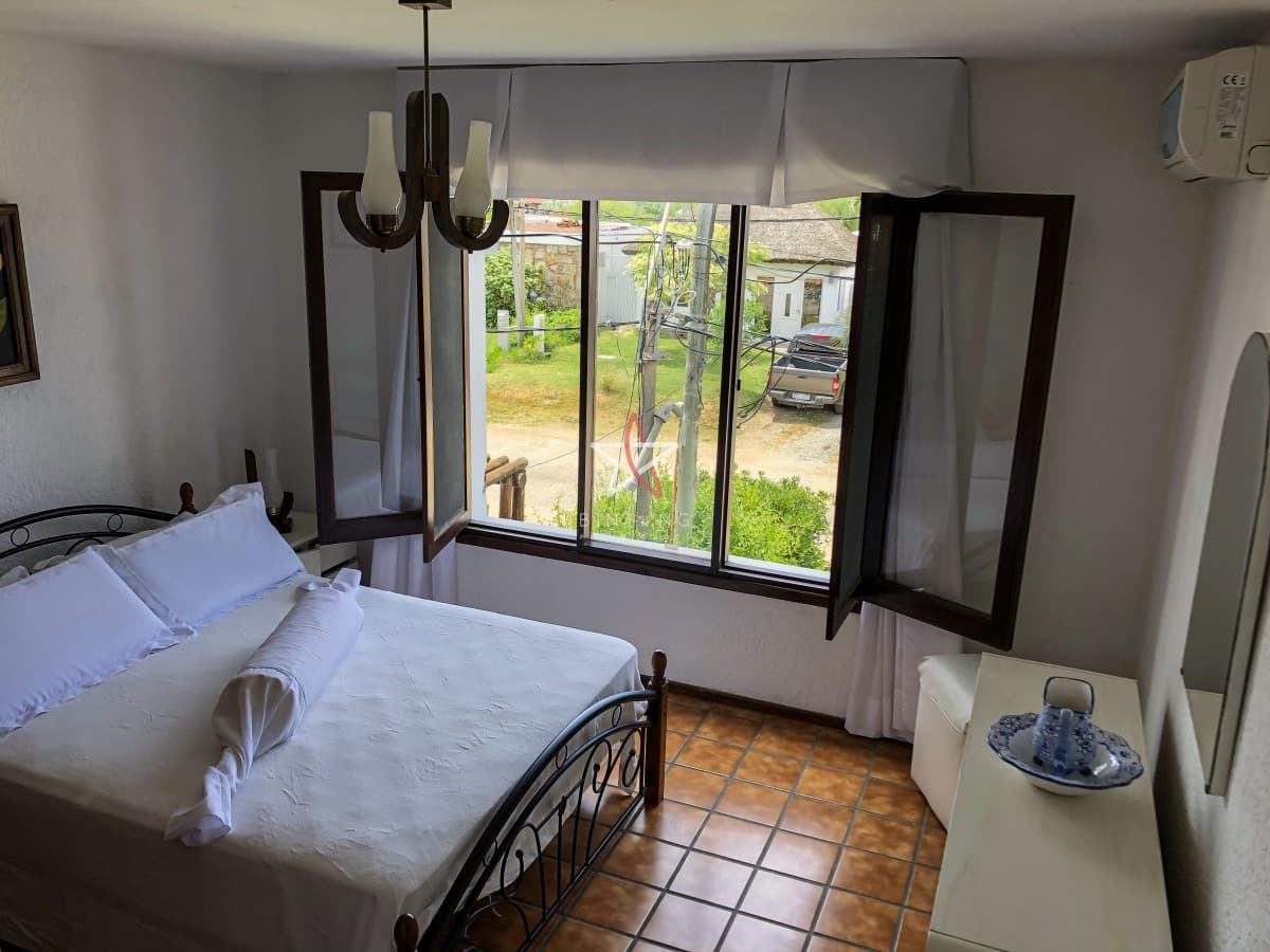 Casa en alquiler 3 dormitorios con piscina  - Bintang Propiedades