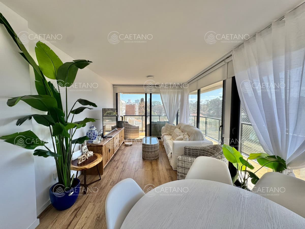 Venta apartamento 2 dormitorios en Playa Mansa, Punta del Este