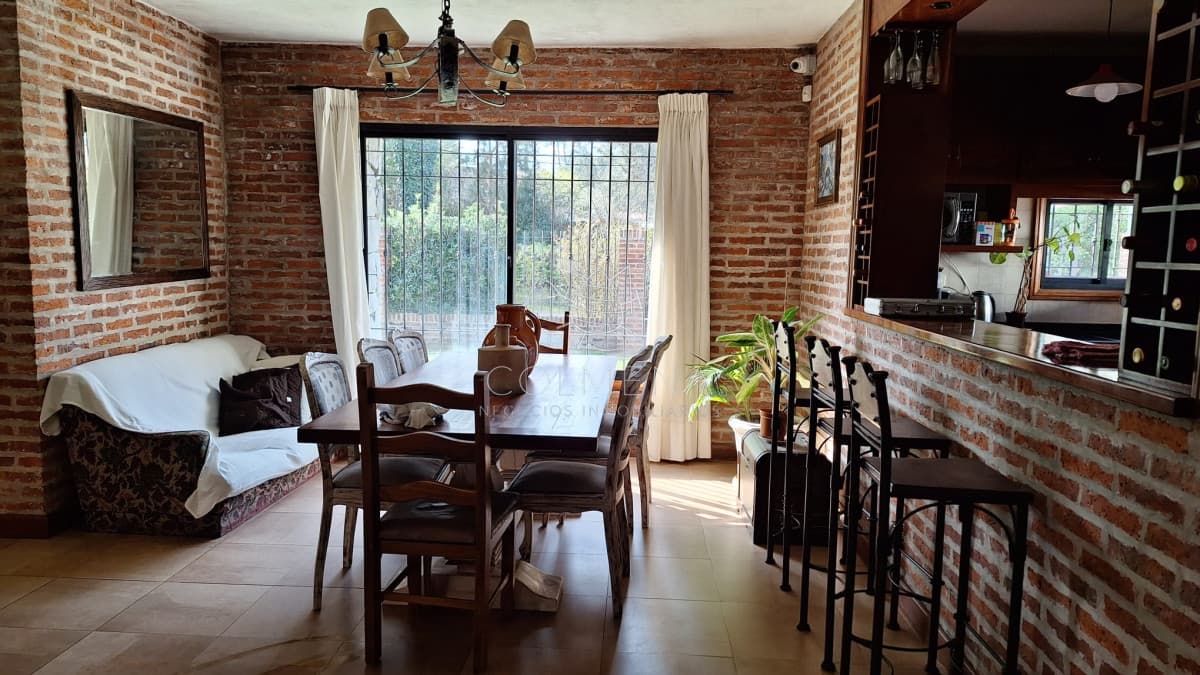 Casa 4 dormitorios en Pinares , Playa Mansa