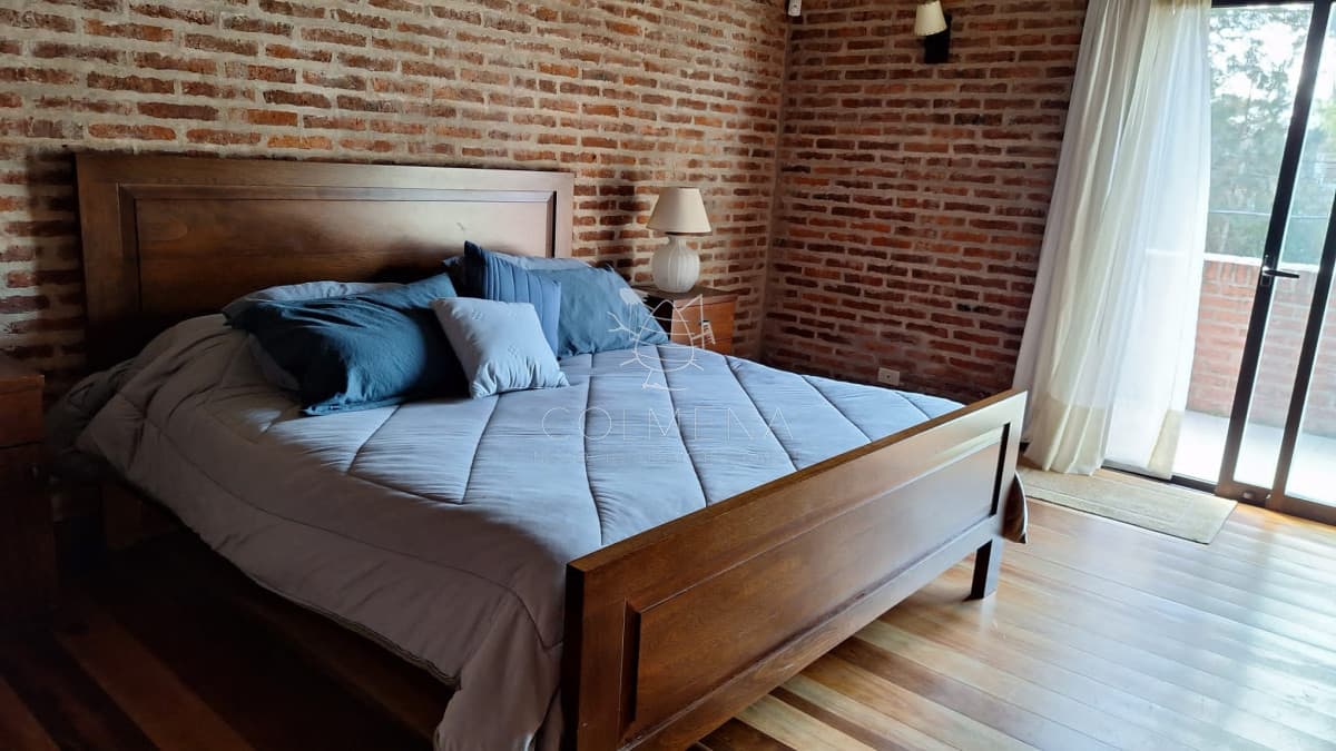 Casa 4 dormitorios en Pinares , Playa Mansa