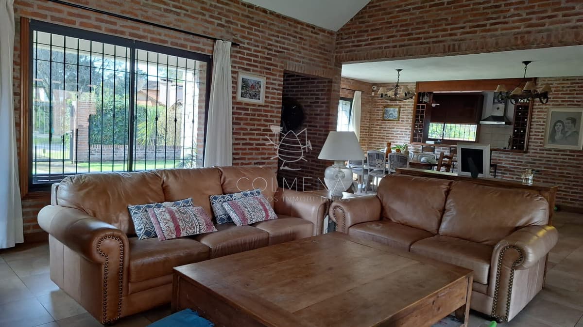 Casa 4 dormitorios en Pinares , Playa Mansa