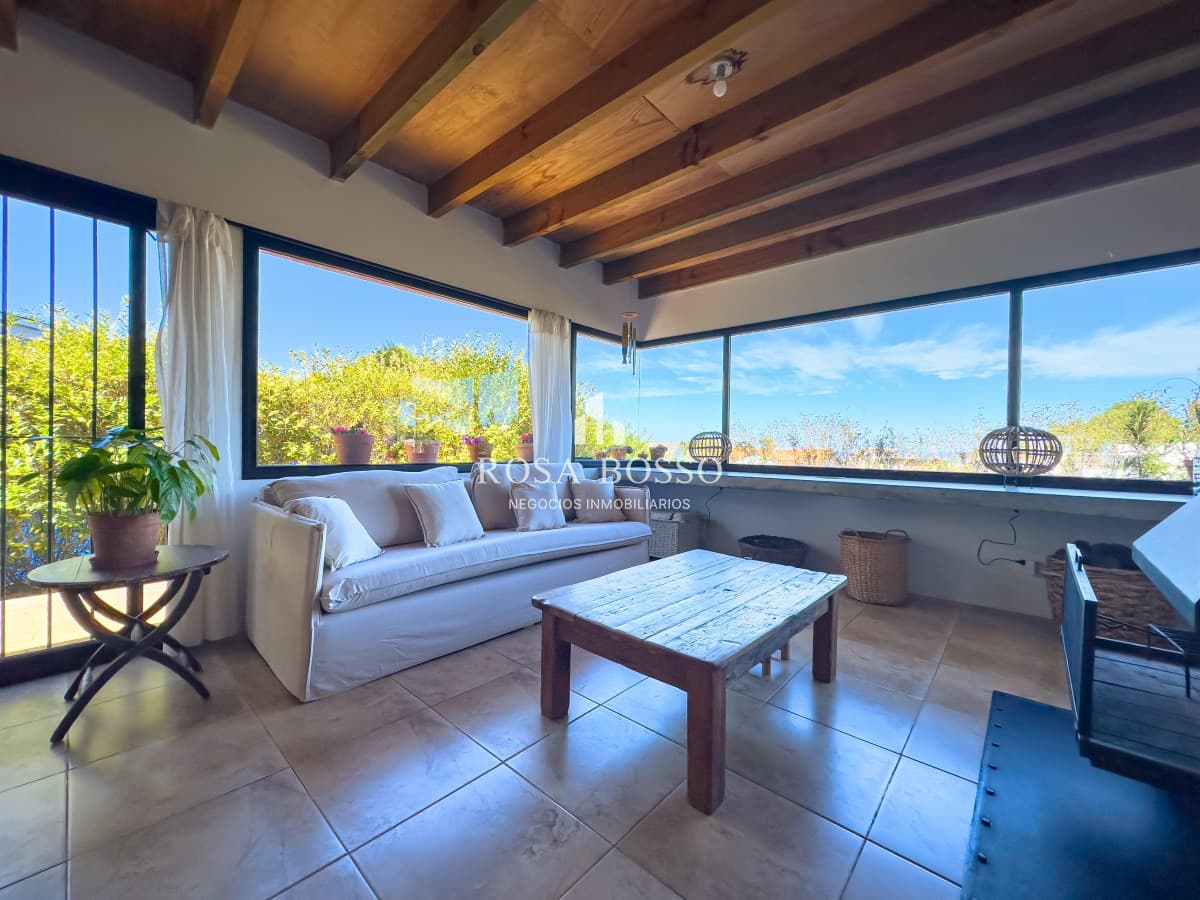 Venta casa en Manantiales 2 dormitorios