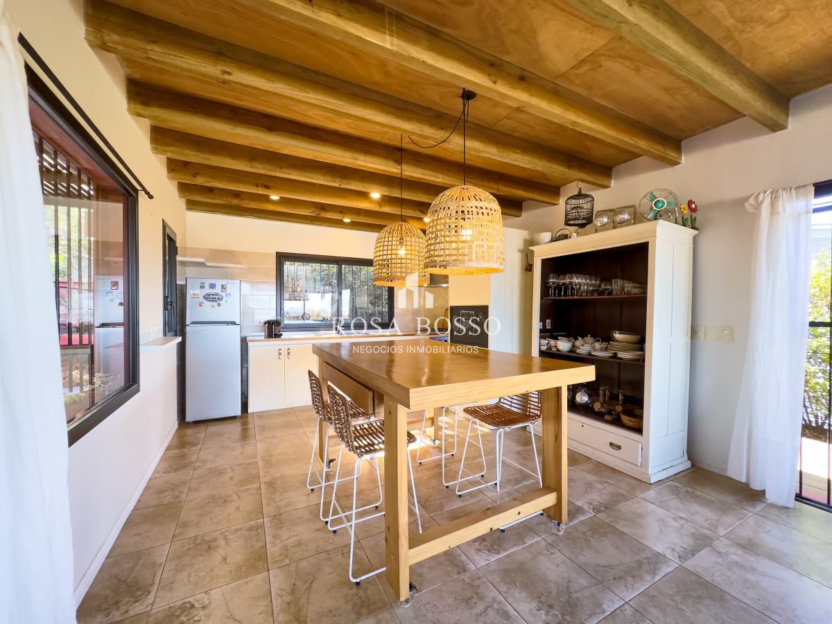 Venta casa en Manantiales 2 dormitorios