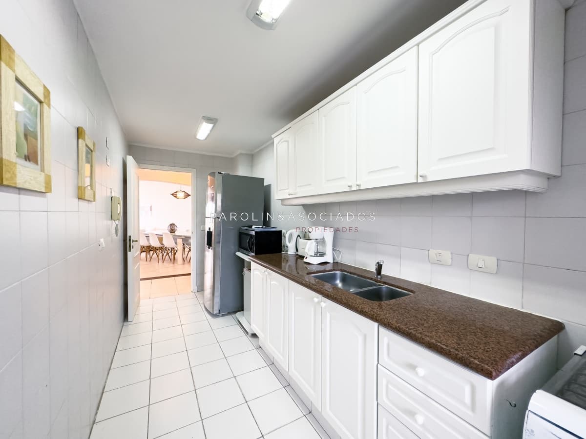 Venta apartamento 2 dormitorio mas dependencia de servicio en Manantiales