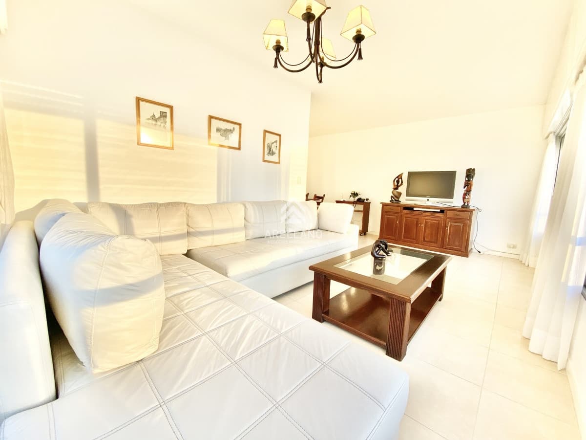 Apartamento ID.2796 - Venta apartamento de 2 dormitorios en Península, Punta del Este
