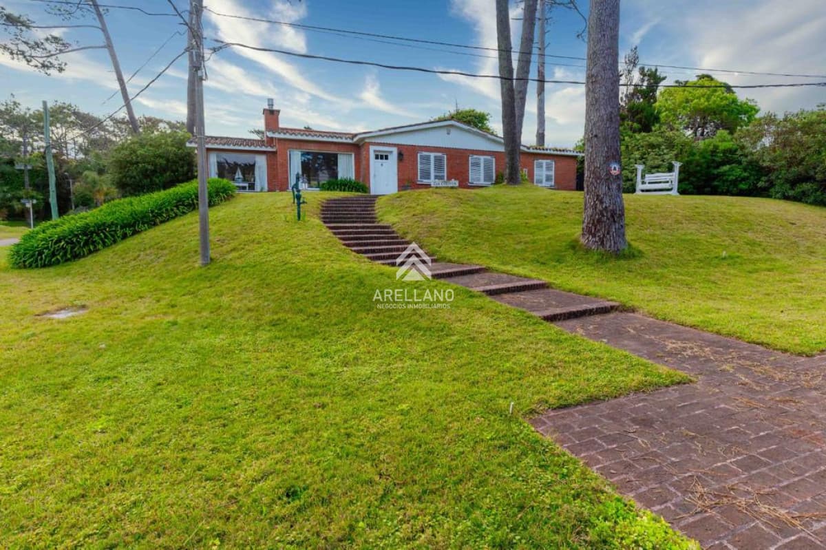 Casa ID.2888 - Alquiler casa 4 dormitorios en Playa Brava, San Rafael