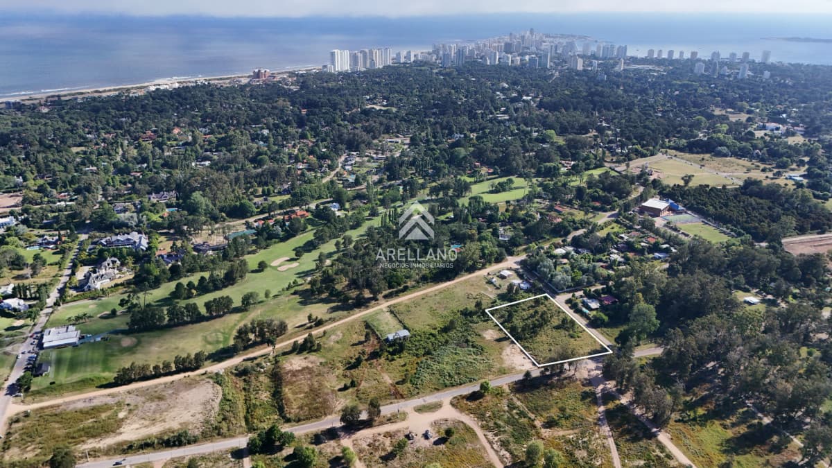 Terreno ID.5788 - Venta terreno en Punta del Este zona plenos desarrollo