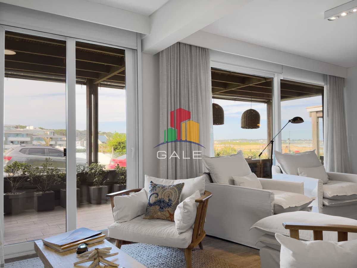 Gale Propiedades & Escribanía Apartamento ID.3999 - Venta y alquiler apartamento de 3 dormitorios  en La Barra
