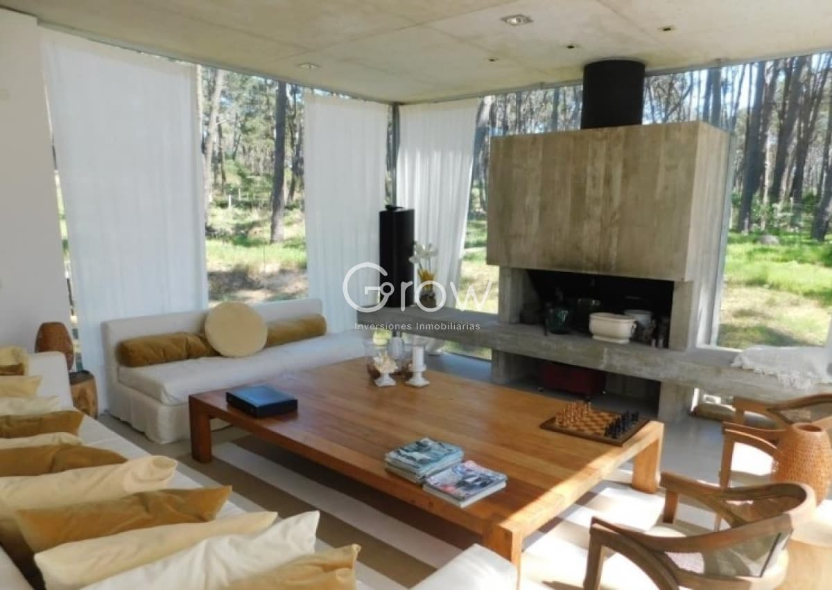 Venta casa en Barrio Privado Laguna Blanca , Manantiales 4 dormitorios