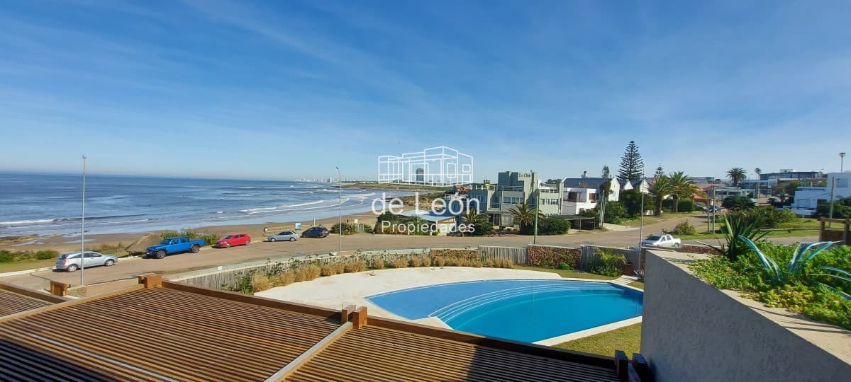 Venta apartamento en la Barra frente al mar  2 dormitorios