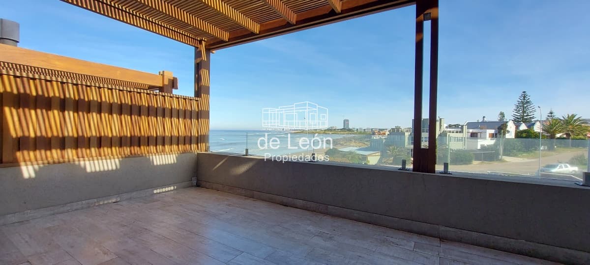 Venta apartamento en la Barra frente al mar  2 dormitorios