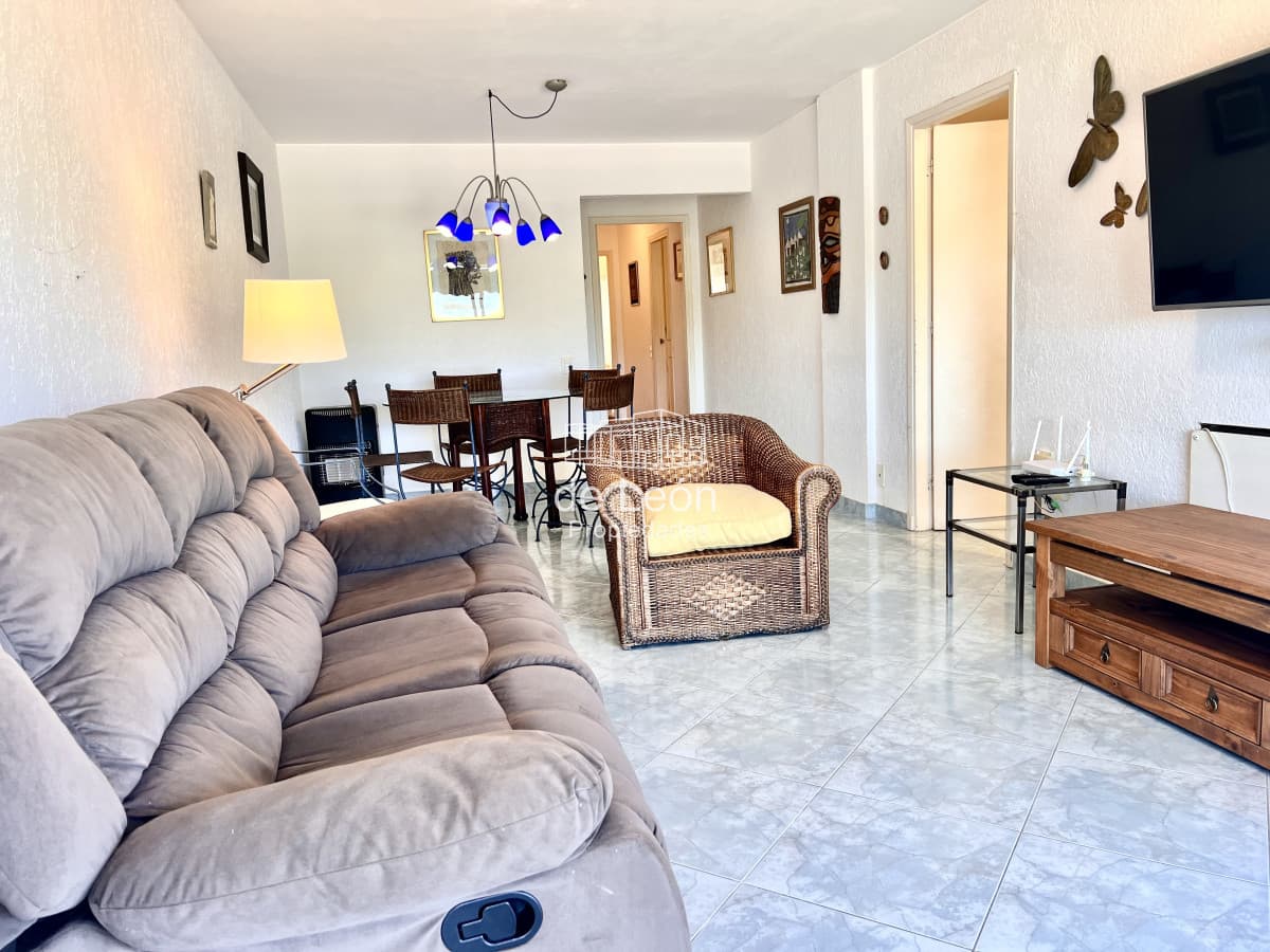 Alquiler apartamento 2 dormitorios mas dependencia de servicio en Playa Mansa, Punta del Este