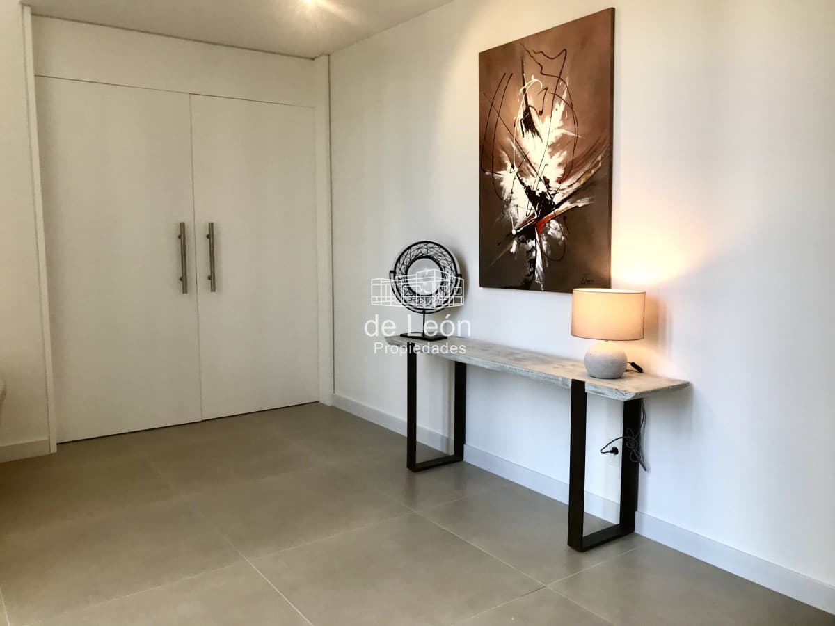 Venta Boulevard Park, Playa Mansa,  4 suite, mas servicio .