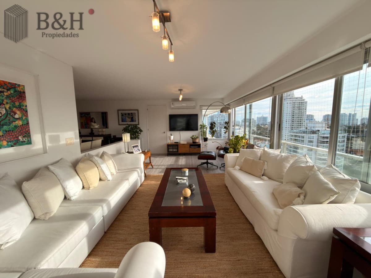 Venta apartamento 3 dormitorios mas dependencia de servicio, Playa Brava, Punta del Este