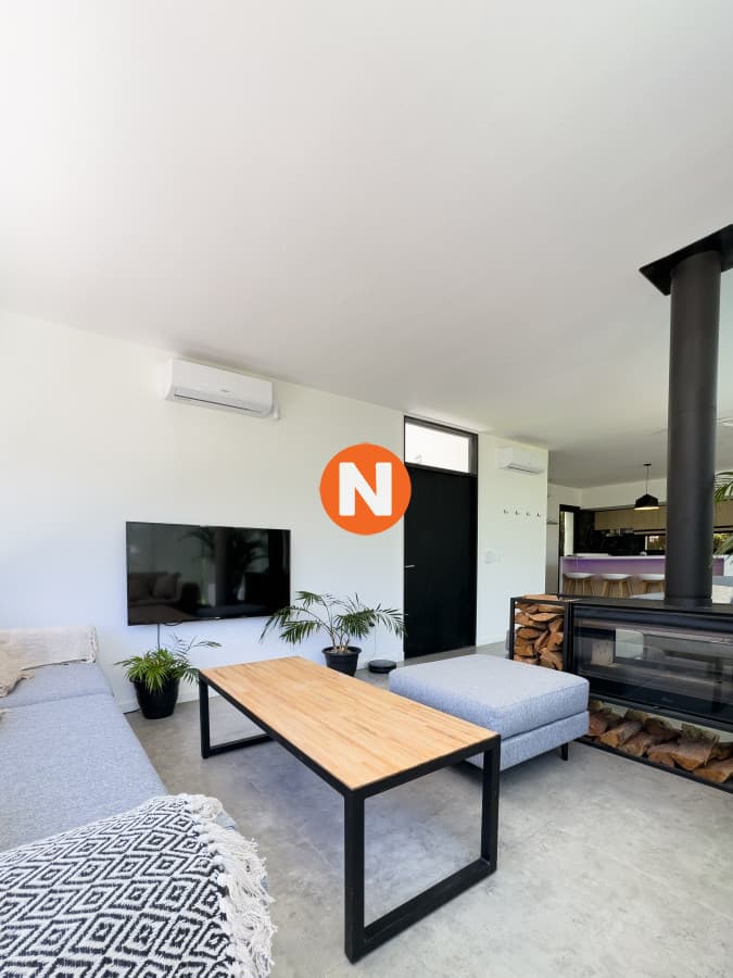 Casa moderna a estrenar en La Barra con vistas al mar